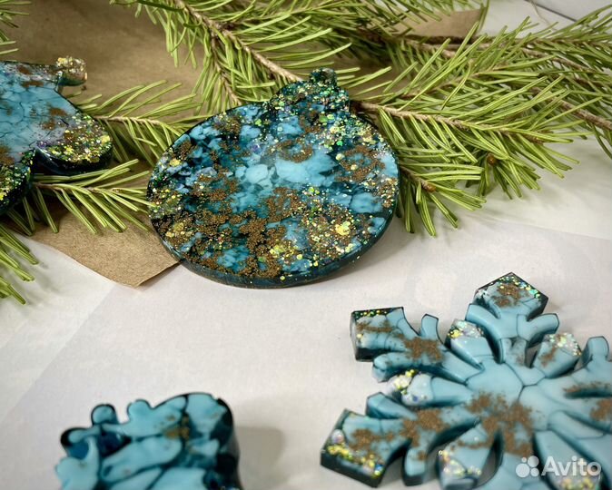 Мастер-класс Ёлочные игрушки из смолы