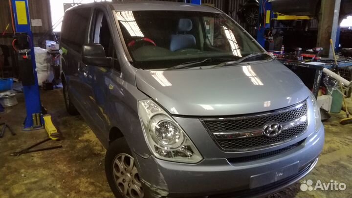 Разбор на запчасти Hyundai H-1 Starex