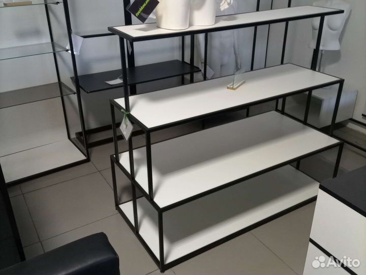 Стеллаж с полками