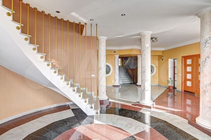 2-к. квартира, 106 м², 2/3 эт.