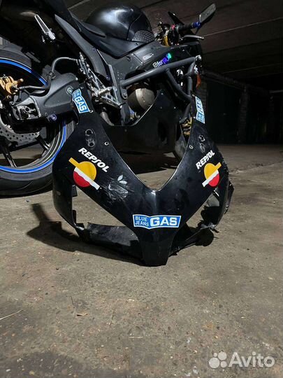 Передний обтекатель морда Honda CBR1000RR 04-05