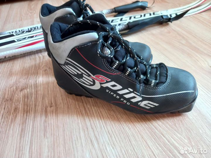 Лыжные ботинки