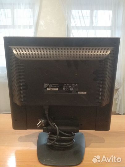 Монитор 19 дюймов