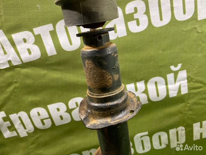 Стойка подвески передняя правая Mitsubishi Galant