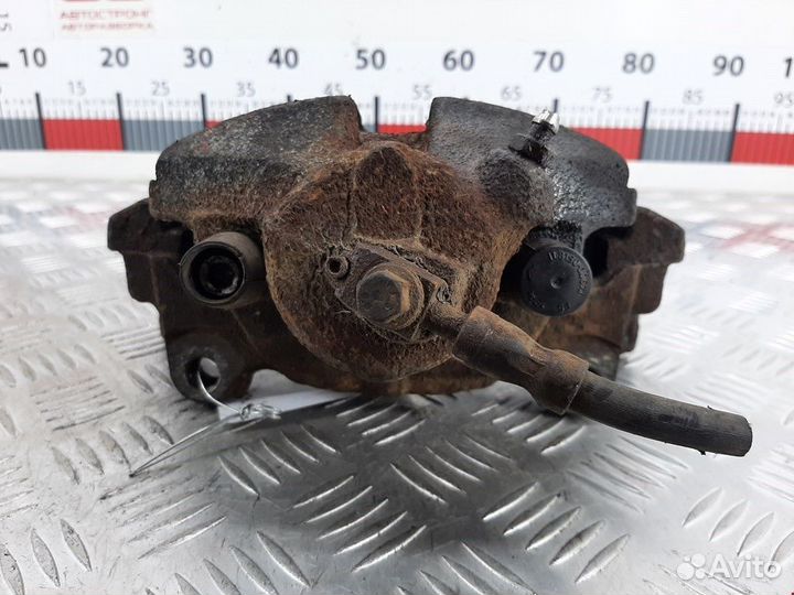 Суппорт передний правый Volkswagen Touran 2003