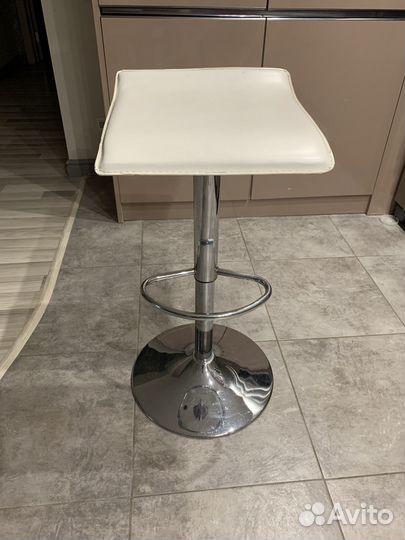 Продам барные стулья
