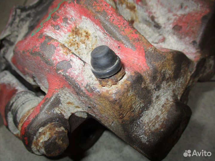 Суппорт передний правый Range Rover 2 (P38A)