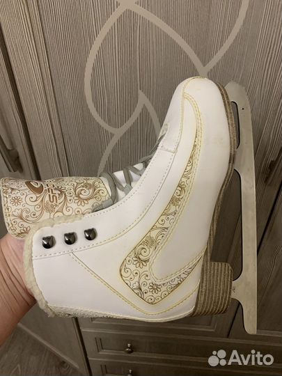 Коньки фигурные