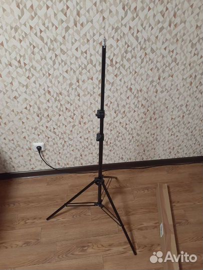 Штатив 70-210 см