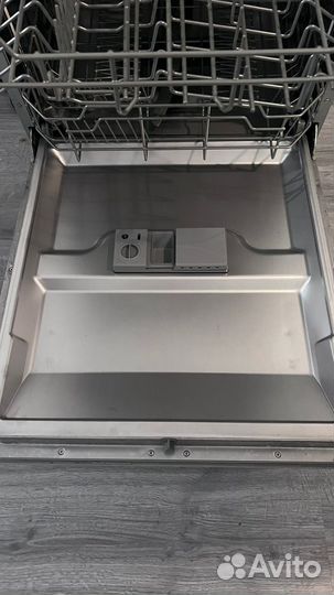 Встраиваемая посудомоечная машина midea
