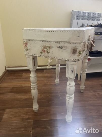 Стол винтажный из чемодана