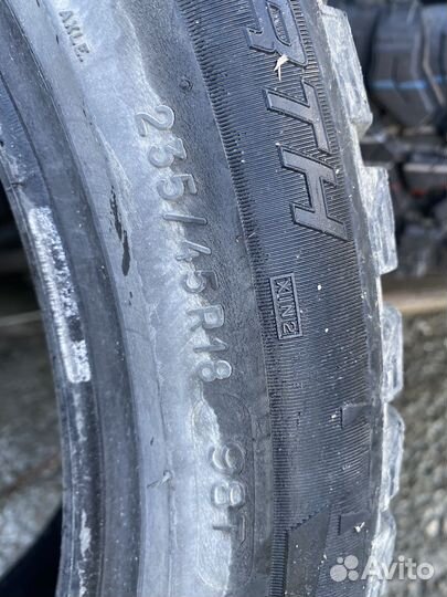 Michelin X-Ice North 235/45 R18 98T