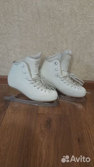Фигурные коньки edea 235