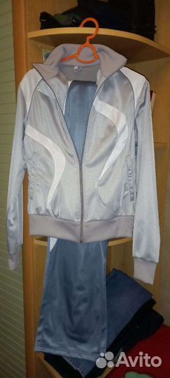 Спортивный костюм женский