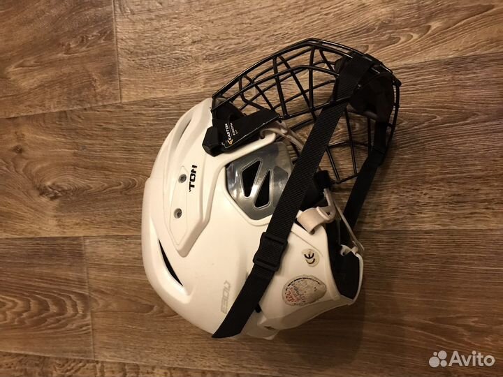 Шлем хоккейный