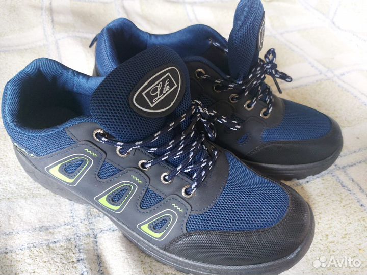 Кроссовки 44 размер