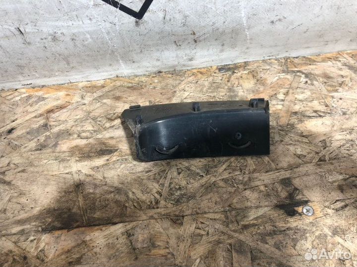 Накладка кузова задняя левая Volkswagen Tiguan 1