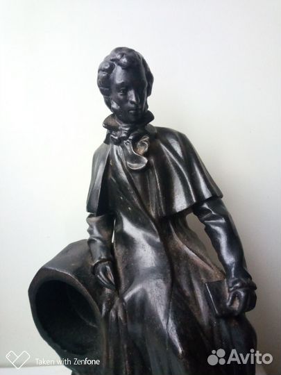 Статуэтка, часы, скульптура Пушкин. Чугун. Касли