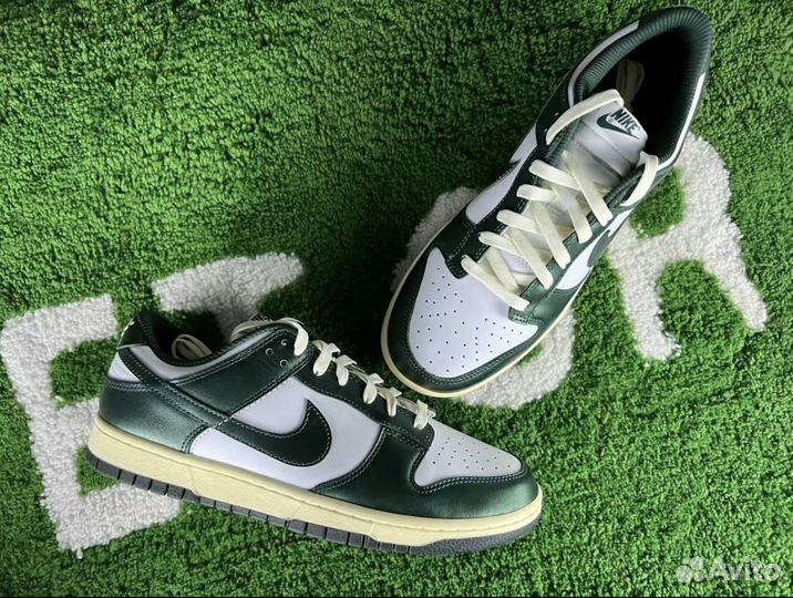 Nike dunk low vintage green