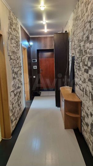 2-к. квартира, 64 м², 1/9 эт.