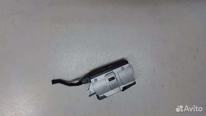 Замок руля, блокиратор Volkswagen Touareg, 2011