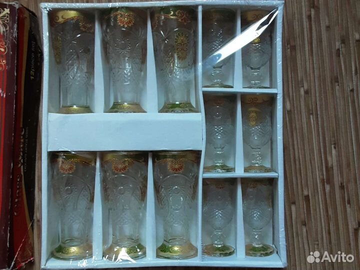 Набор бокалов и рюмки