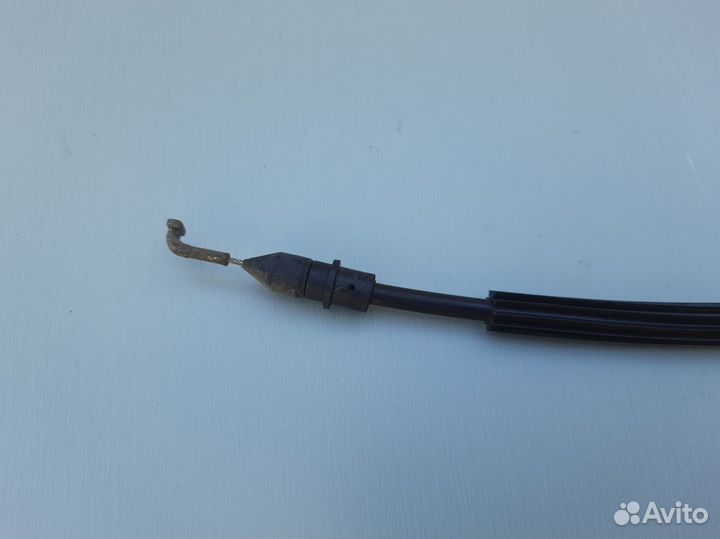 Трос открывания задней двери Skoda Octavia A4