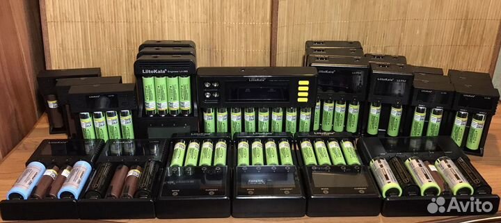 Зарядное устройство для аккумуляторов 18650 26650