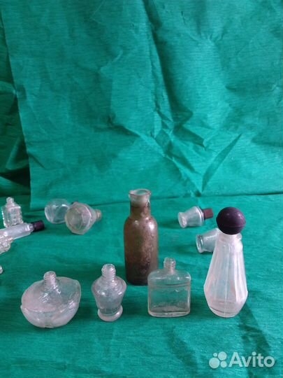 Пузырьки флаконы от духов старые пакетом