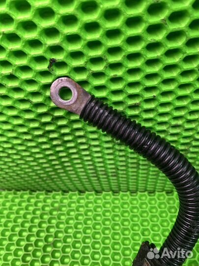 Плюсовой провод с предохранителем Mercedes W203