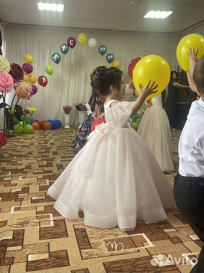 Шикарное детское платье