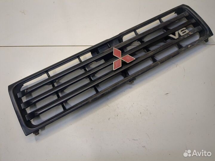 Решетка радиатора Mitsubishi Pajero, 1992