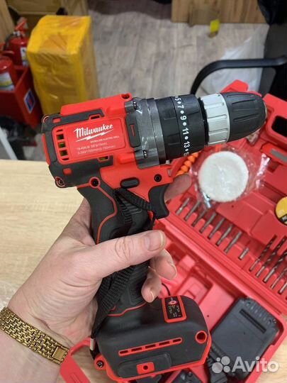 Шуруповерт milwaukee