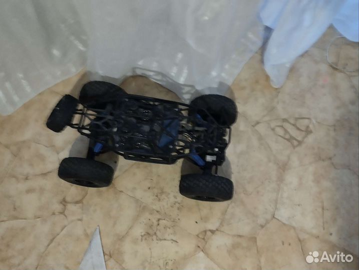 Машинка на радиоуправлении