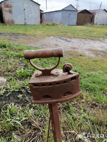 Антикварный утюг