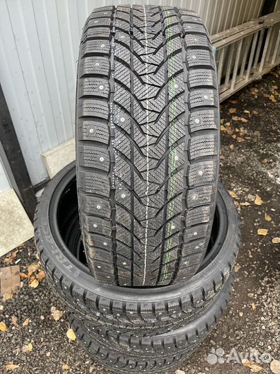Tri Ace Snow White II 285/45 R20 112H