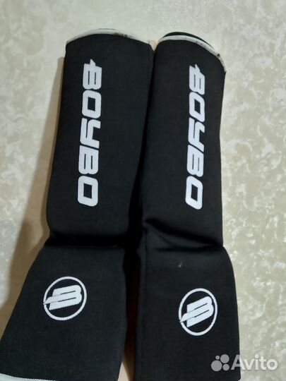 Боксерские перчатки и щитки