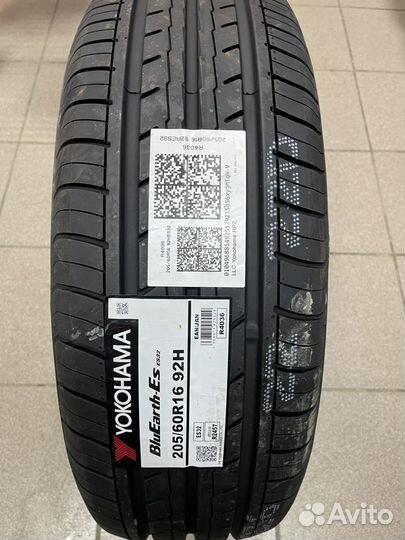 Yokohama Bluearth ES32 205/60 R16 92H