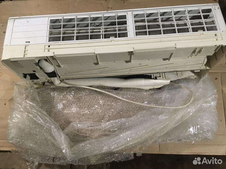 Кондиционер Whirlpool AMD 301
