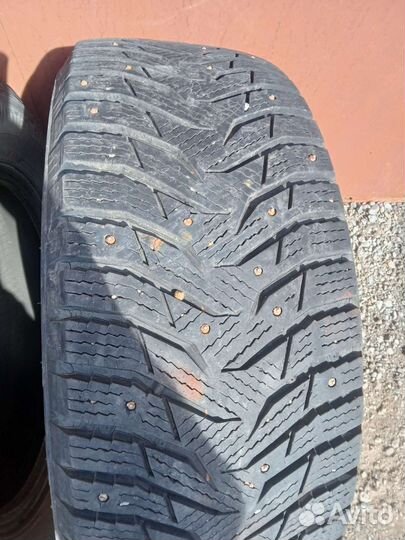 Marshal WinterCraft Ice WI31 215/60 R16