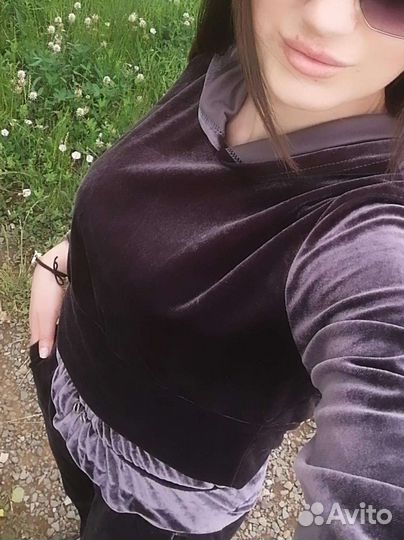 Велюровый спортивный костюм с укороченым топом