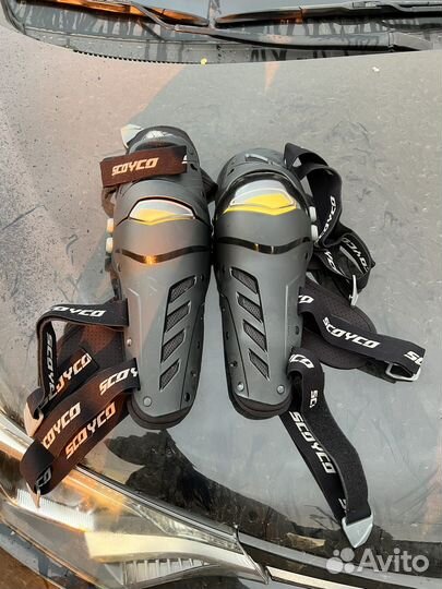 Шарнирные наколенники scoyco