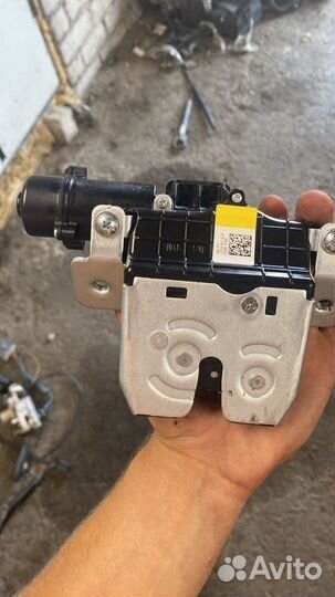 Замок крышки багажника Kia Sportage 5 NQ5 длинная