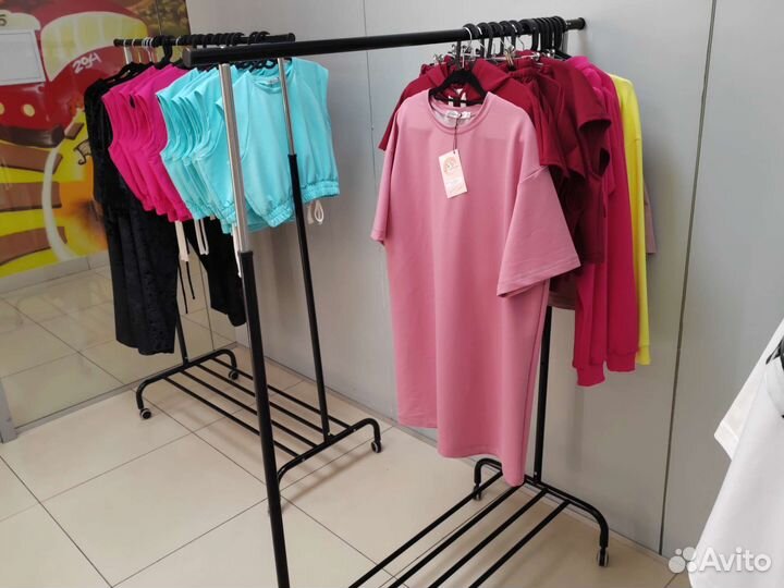 Вешалка для одежды напольная металлическая