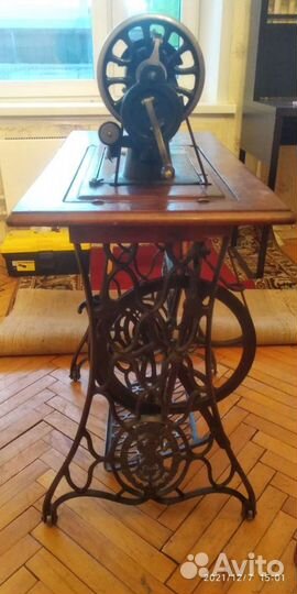 Швейная машинка Singer