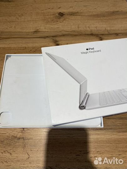 Apple magic keyboard iPad pro 11