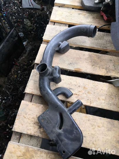 Воздухозаборник Nissan Qashqai J10 2.0 MR20