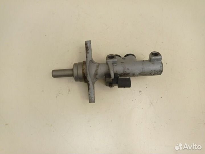 Цилиндр тормозной главный Volkswagen Polo cfna