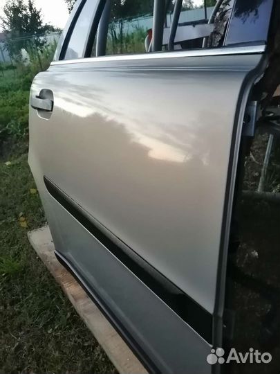 Дверь задняя правая в сборе volvo XC90