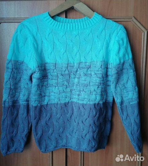 Свитер женский